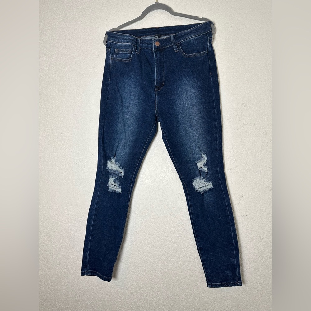 Windsor Skinny Distressed Jeans size 13